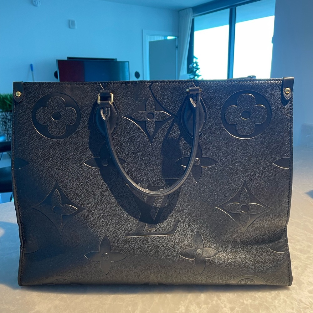 Louis Vuitton OnTheGo Tote Monogram Giant MM